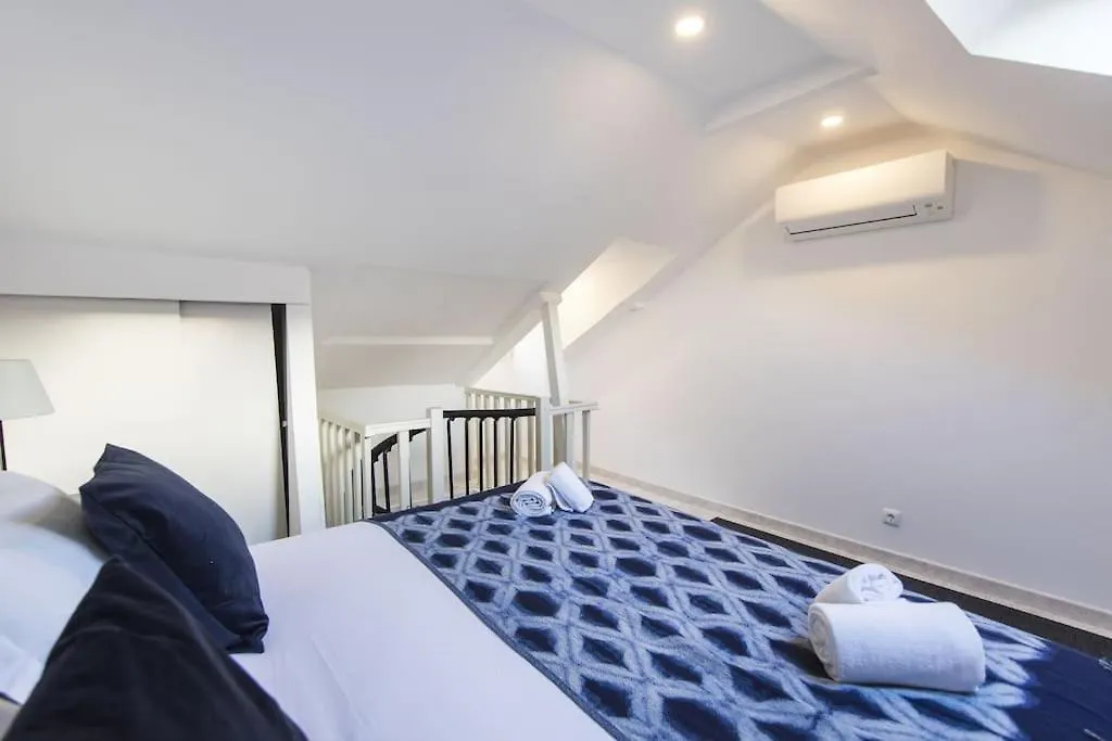 Duplex In Principe Real Apartment Lisbon